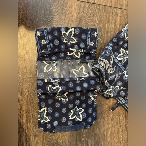 **WALLET INCLUDED** LIKE NEW ⭐️ VINTAGE, RETIRED NAVY VERA BRADLEY TOTE - Picture 7 of 7